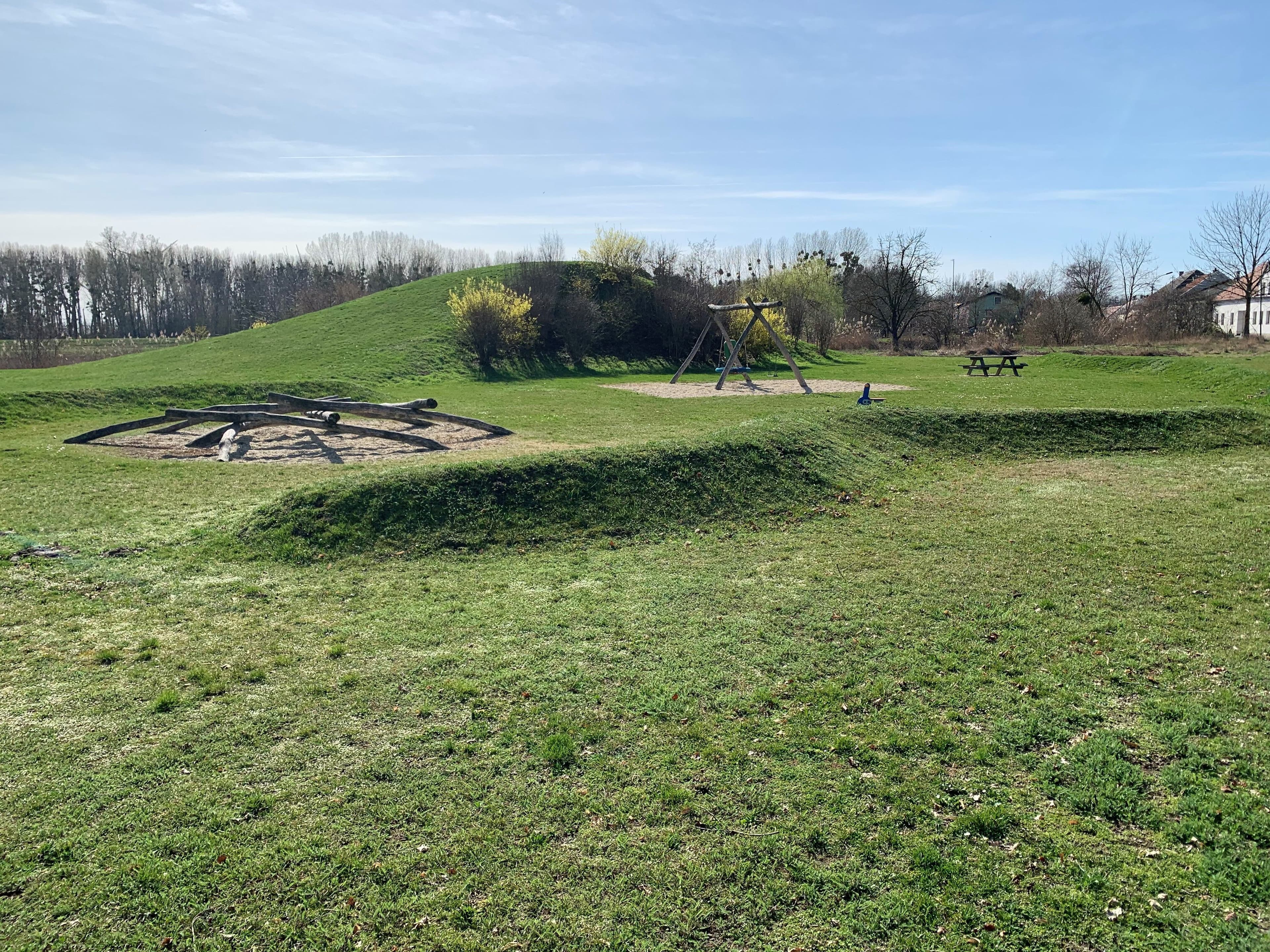 Naturparkplatz Leithastraße Rohrau